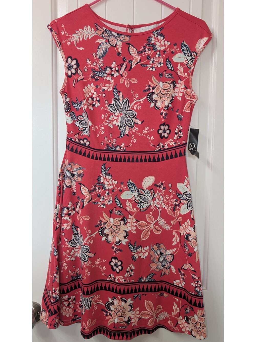 New York & Company Red Floral Knit Round Neck Sleeveless A-Line Zip Dress XS